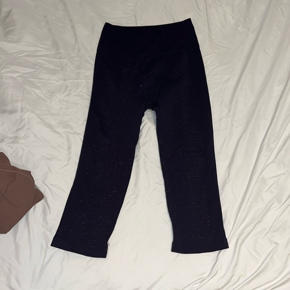 LULULEMON leggings- capri, used but in good condition - Picture 2 of 3